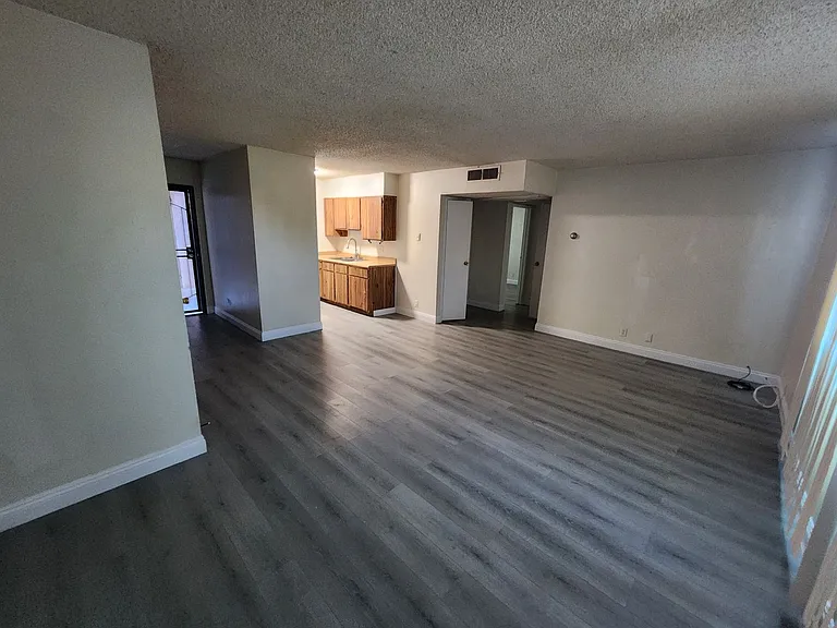 225 E Foster Ave #2 — Photo 4