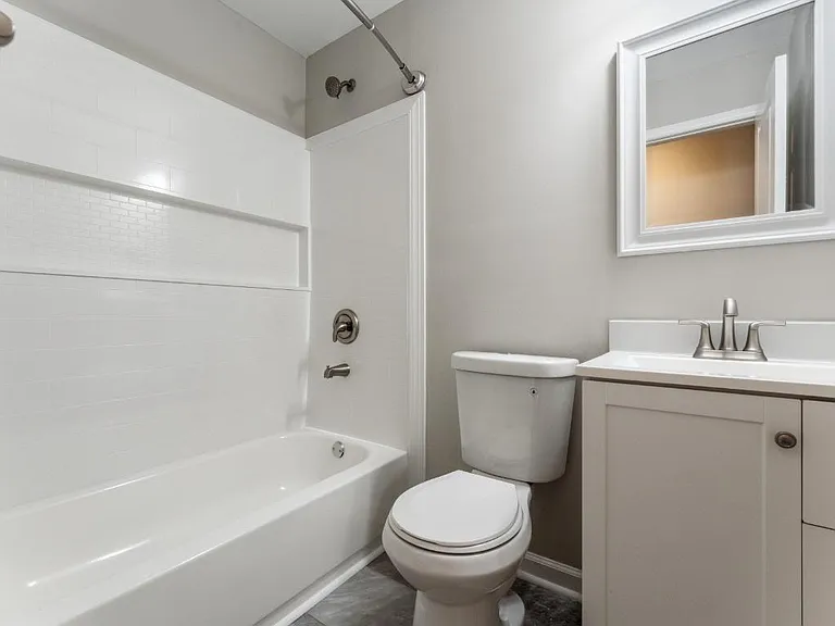905 Clark St — Photo 13