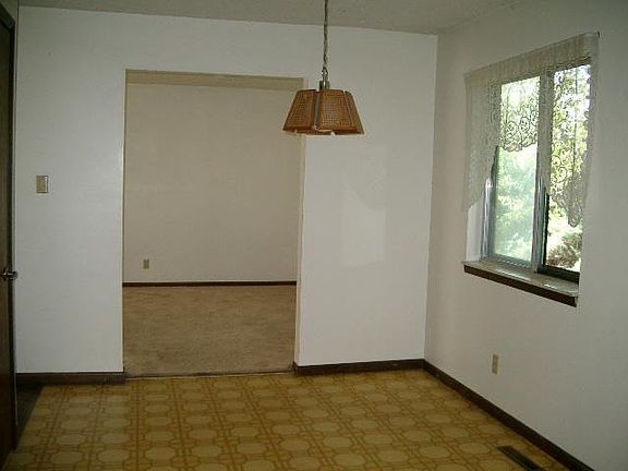 3rd image of 2050 Dragonfly Dr