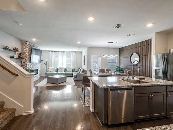 4th image of 808 Fueller Dr