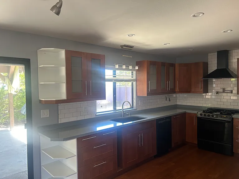 5357 Limerick Ave — Photo 10