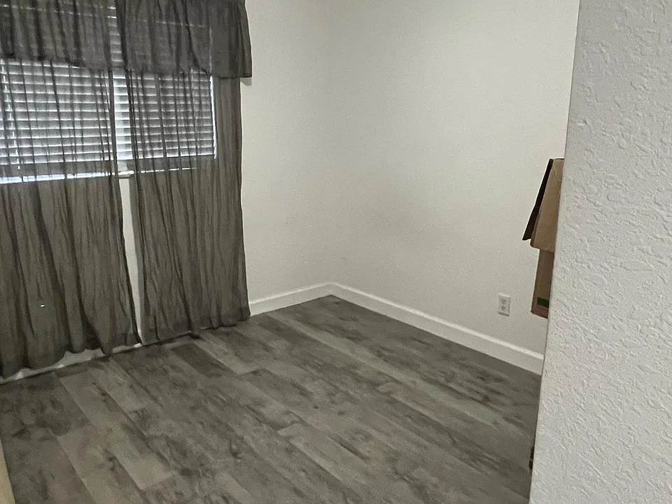 1111 SW 8th Ct