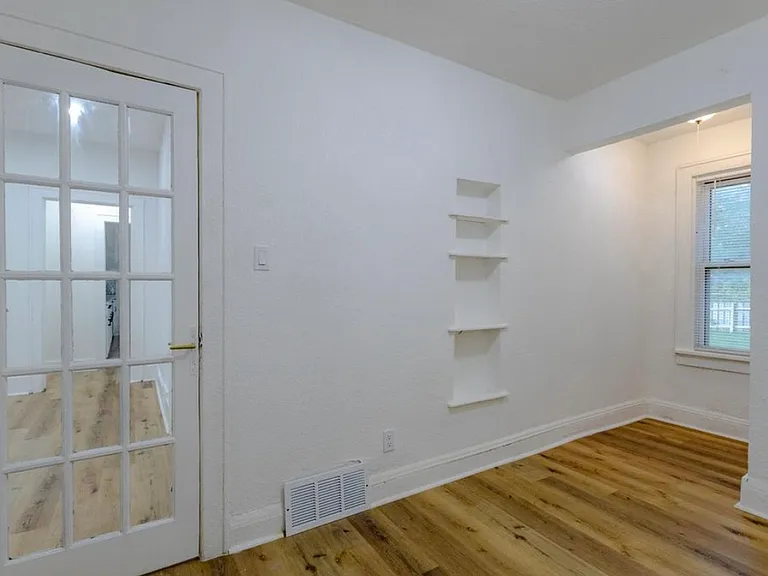 1028 E Potter Ave — Photo 11
