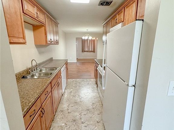 4th image of 25520 Clubside Dr