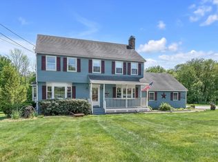 31 Fox Run Rd, Bellingham, MA 02019