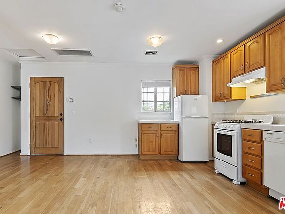 3rd image of 2026 Glendon Ave