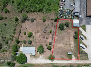 714 SE Front Ave, Sabinal, TX 78881