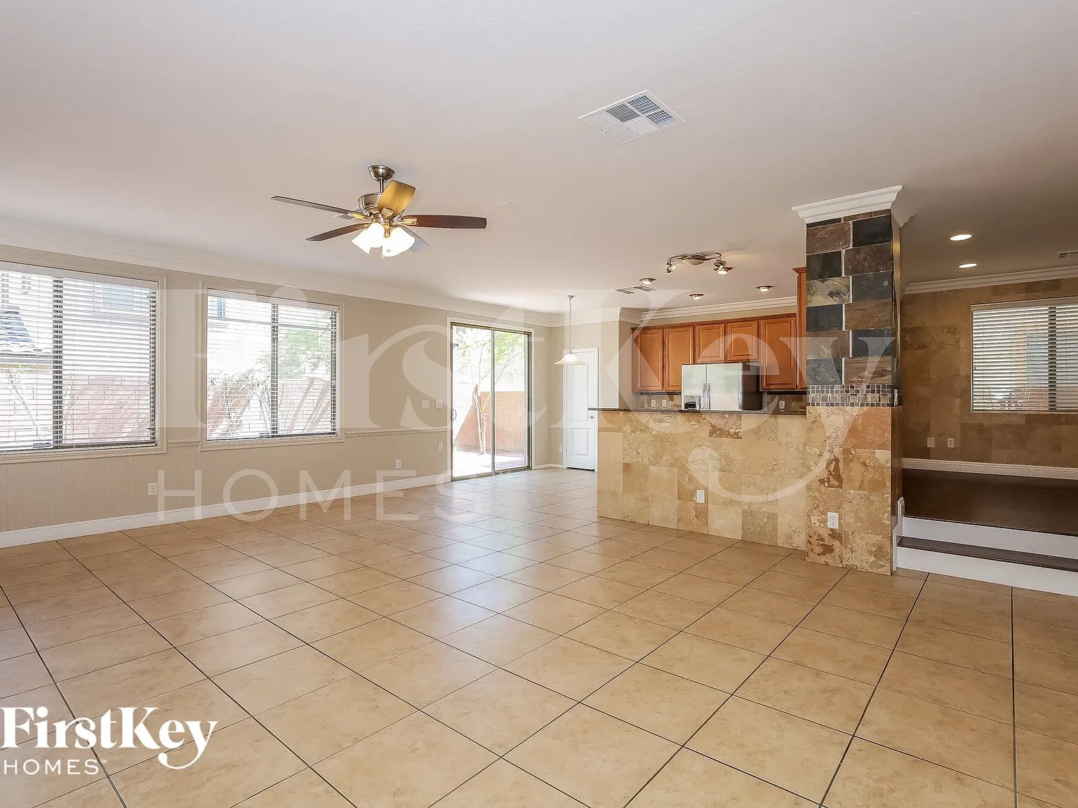 3 bed, 2.5 bath, 2146 sqft, $2,590 — Photo 4
