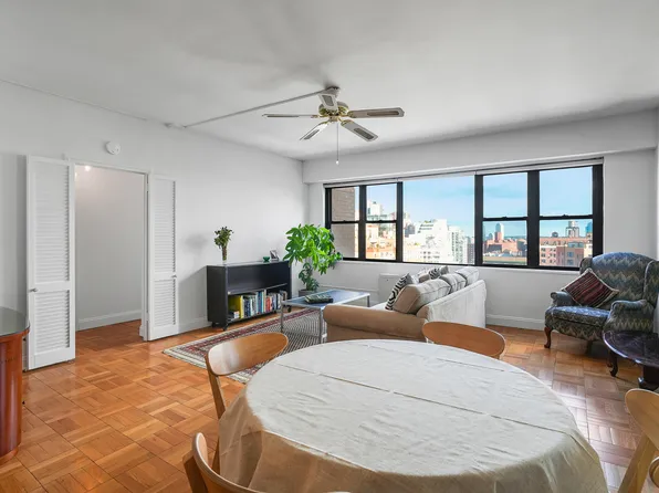 201 East 21st Street image 7 of 10