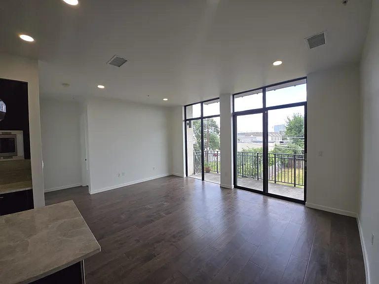 4820 Caroline St #304 — Photo 13