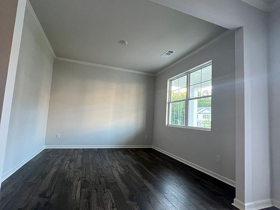 5th image of 817 Highgrove Way