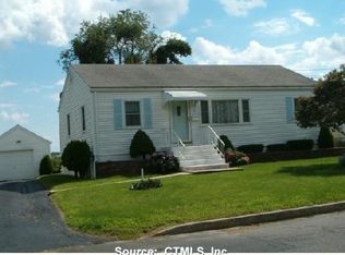 9 Meadow View St, East Haven, CT 06512