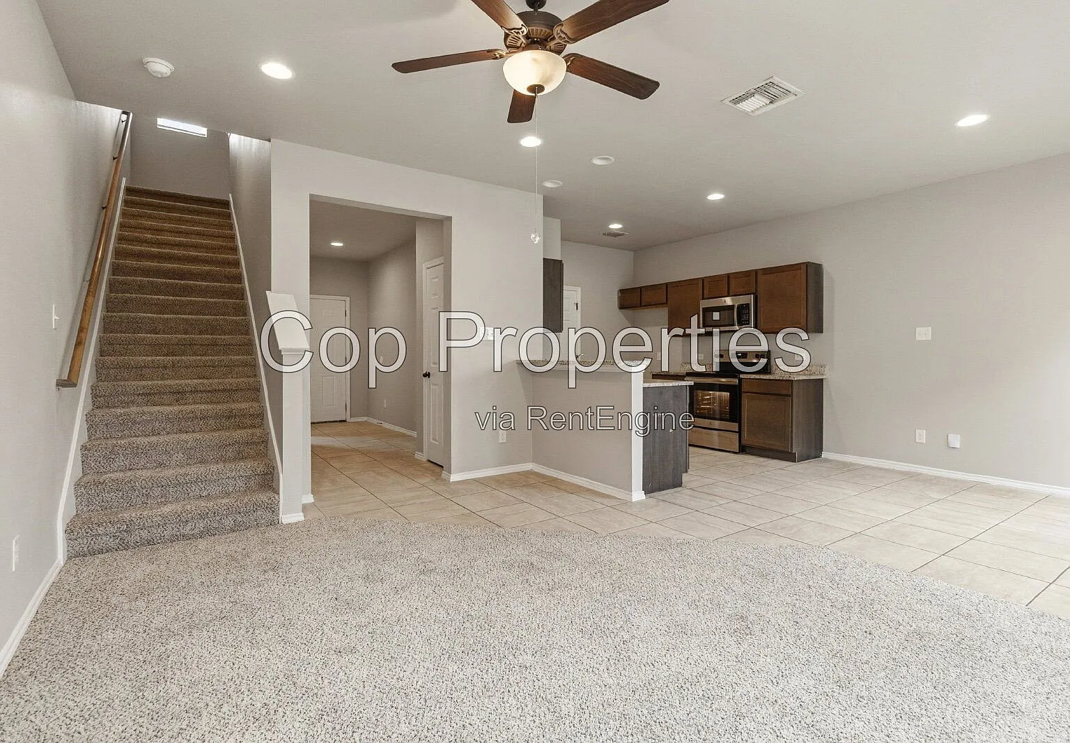 3 bed, 2.5 bath, 1368 sqft, $1,750 — Photo 3