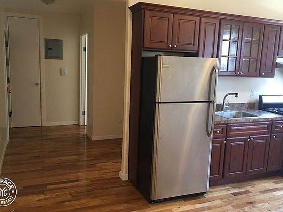 2nd image of 280 Crown St APT B8