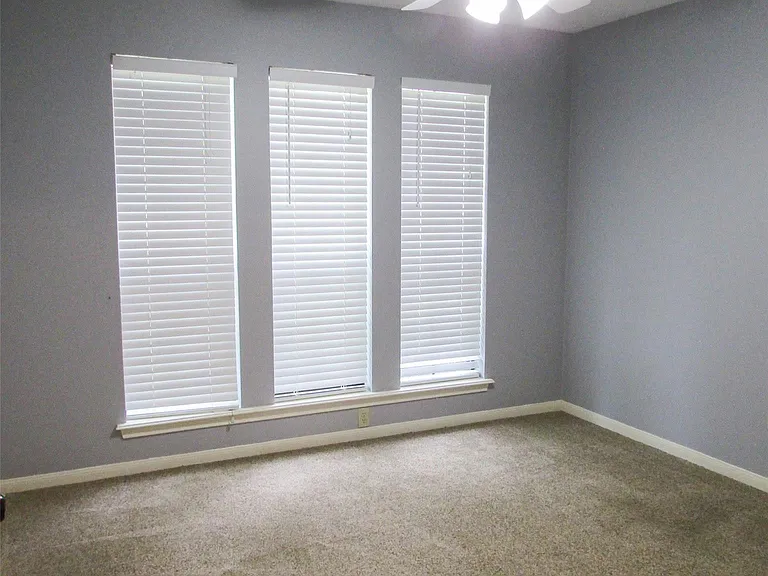 2232 Azalea Cir — Photo 5