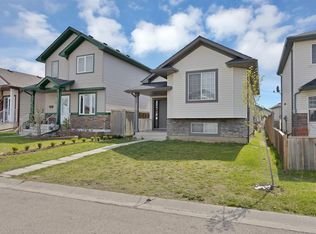 288 N Saddlemead Rd NE, Calgary, AB T3J4J4