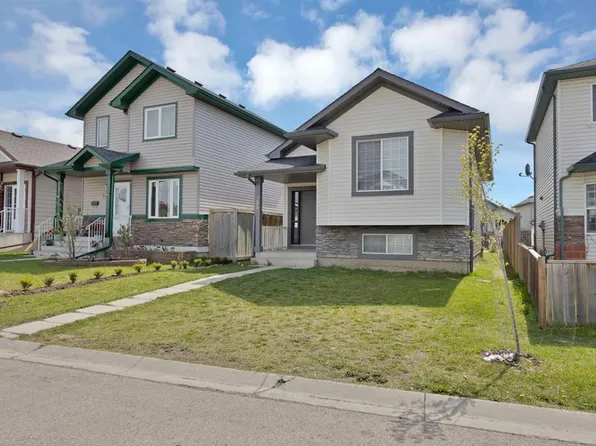 288 N Saddlemead Rd NE, Calgary, AB T3J 4J4