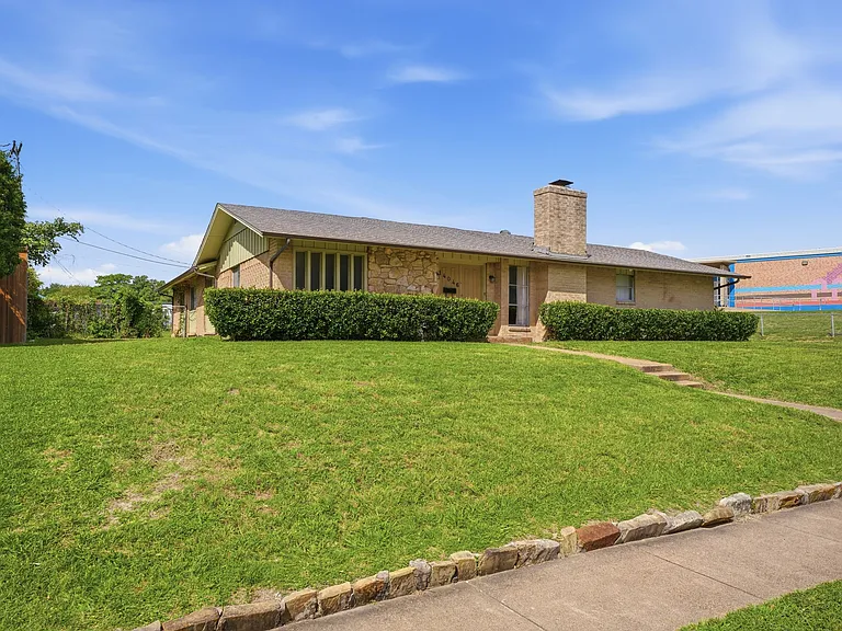 14046 Rolling Hills Ln — Photo 3