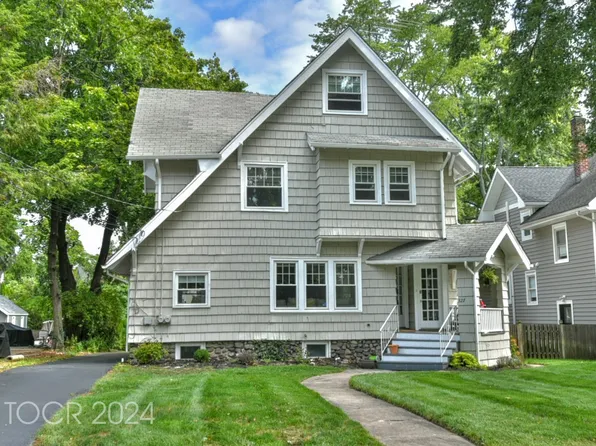 327 Franklin Ave #1, Ridgewood, NJ 07450