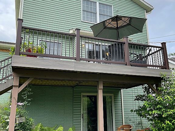4th image of 1085 Lizabeth Cir