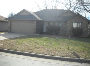 1454 W Whiteside St, Springfield, MO 65807