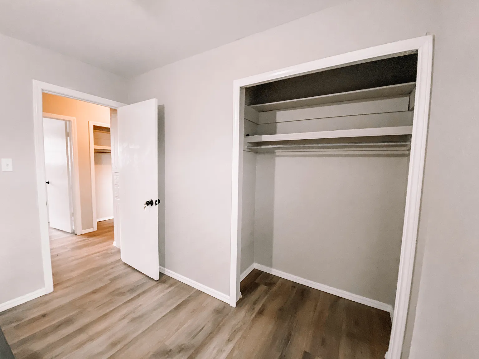 Furnished Room Available Great for Military & Travel Professionals — Photo 2