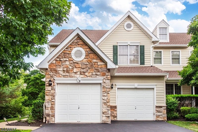 1st image of 118 PATRIOT HILL DRIVE