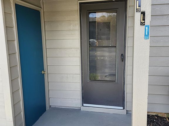 2nd image of 389 Clubhouse Dr #Ll-1