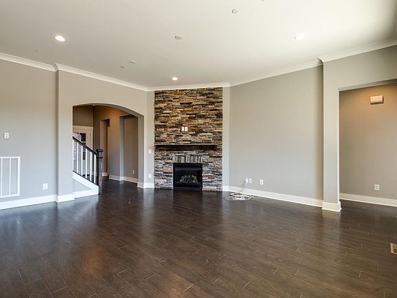 5th image of 1209 Bradshaw Ln Lot 9