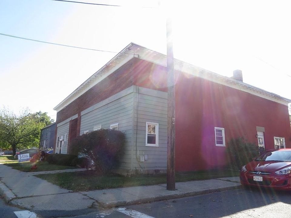 2nd image of 64 Parsons St