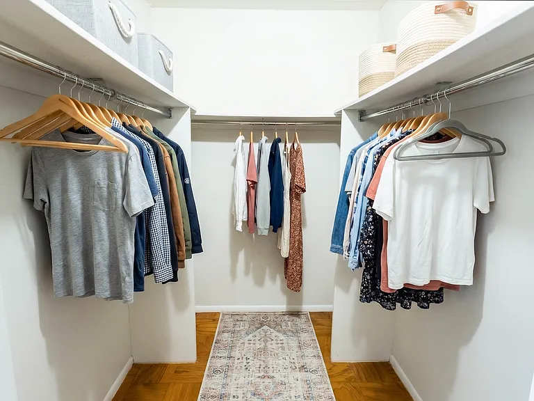 Radcliff B328 Closet Radcliff B328 Closet