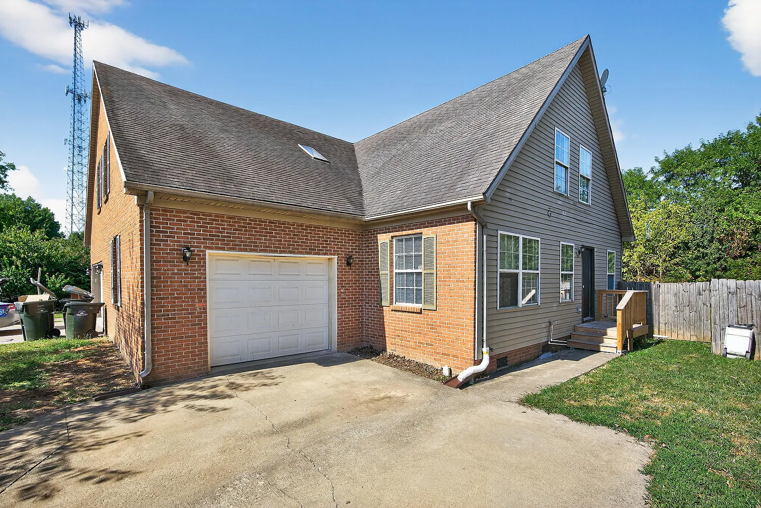 220 Tan Bark Dr photo 1