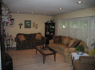 9 Northgate Dr, Greenlawn, NY 11740