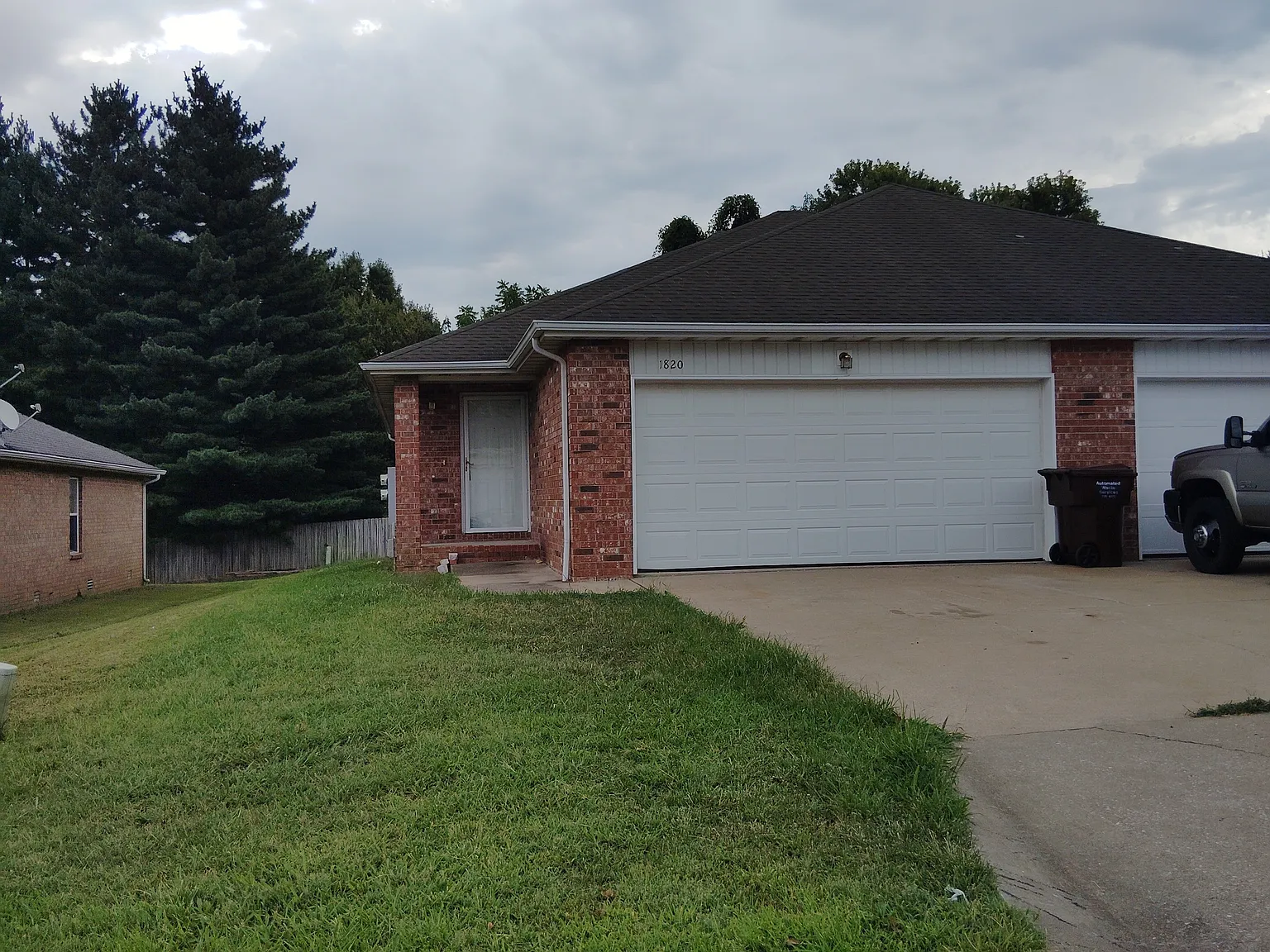 2 bed, 1100 sqft, $1,175 — Photo 1