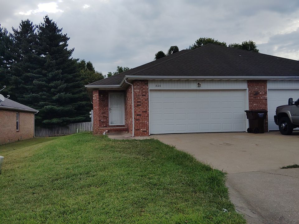 1st image of 1820 N Laurel Hill Pl