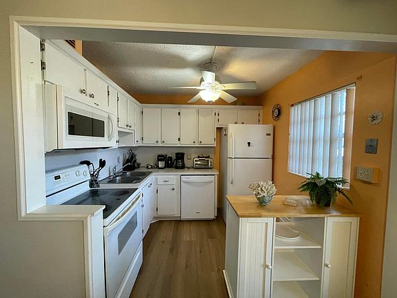 2nd image of 2152 NE 1st Way #102