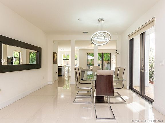 3rd image of 10540 NW 69th Ter