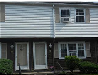 2nd image of 96 Hawthorne St APT I7
