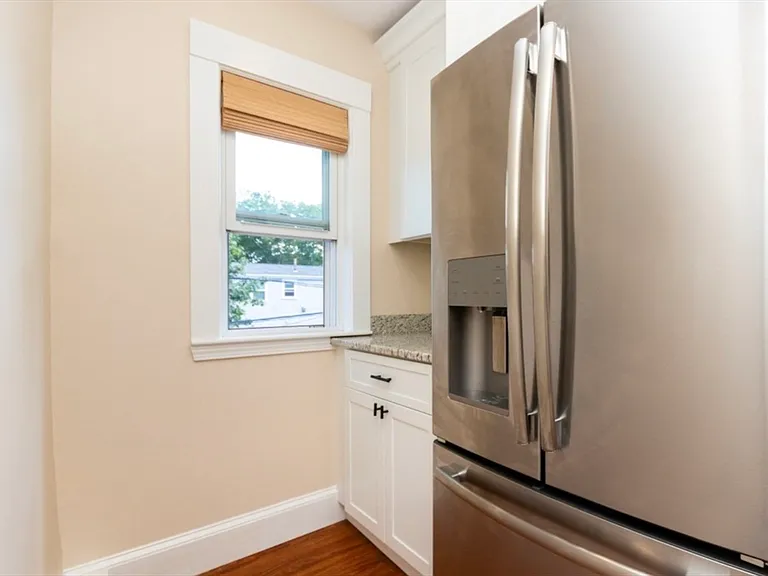 33 Pierce Ave #2 — Photo 9