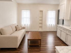 811 W 43rd St, Los Angeles, CA