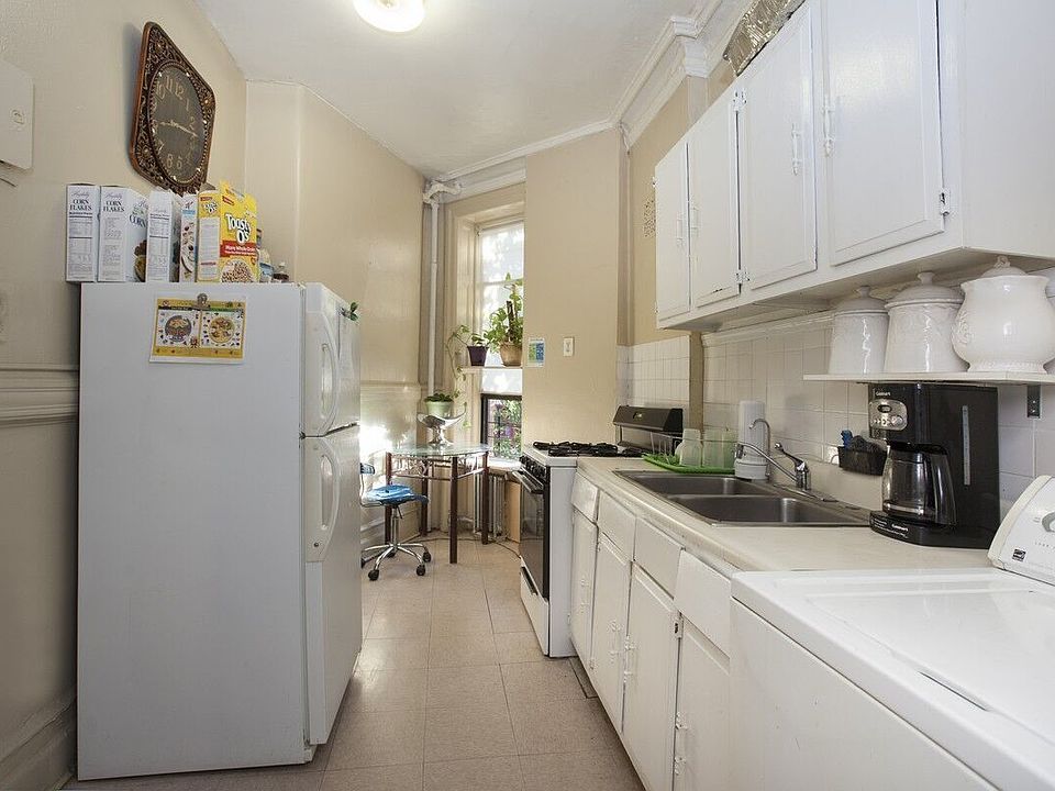 2nd image of 145 W 105th St APT 2W