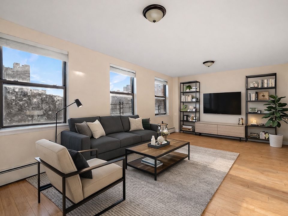 1st image of 415 E 160th St Floor 3
