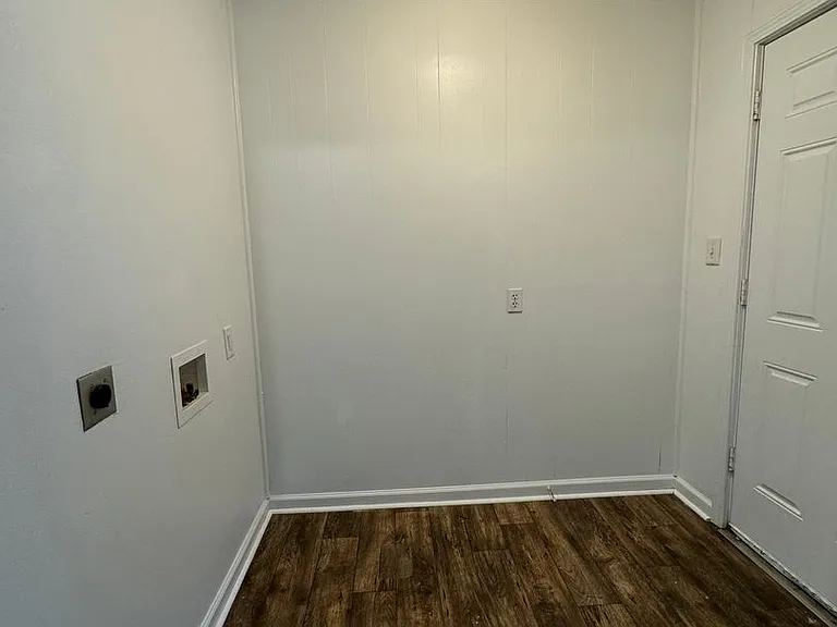 704 S Forest Ave — Photo 12
