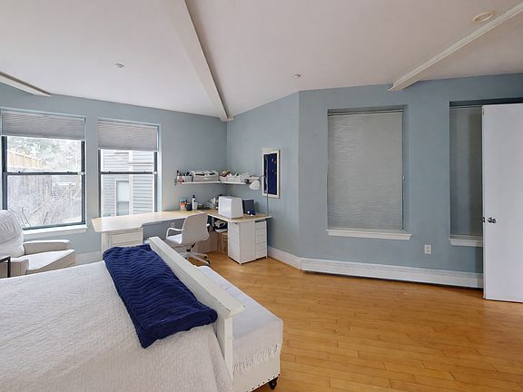 5th image of 72 Kent St