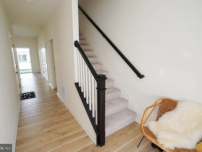 414 Waterfield Ct — Photo 12