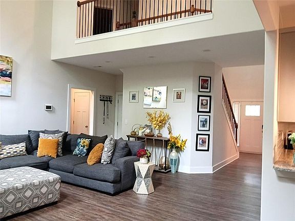 5th image of 807 Ridgeview Ct
