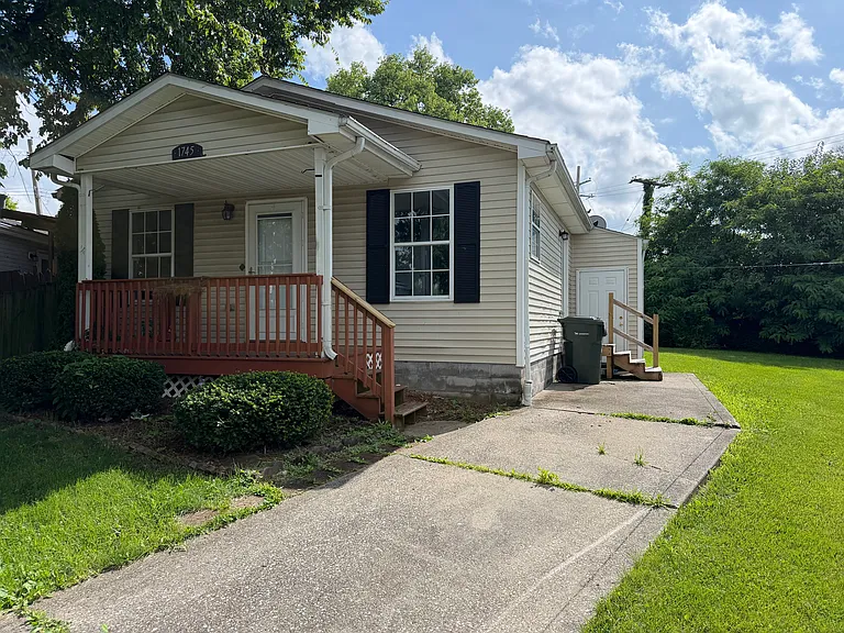 1745 Gerald Dr — Photo 9