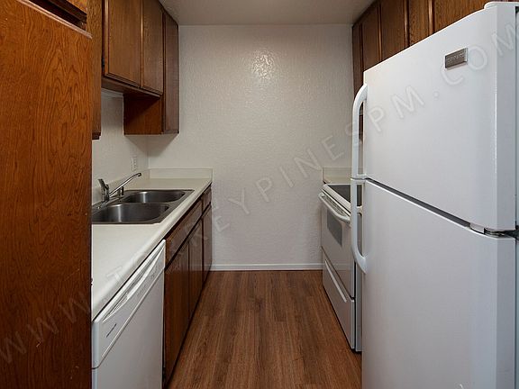 5th image of 1939 Emerald St #0