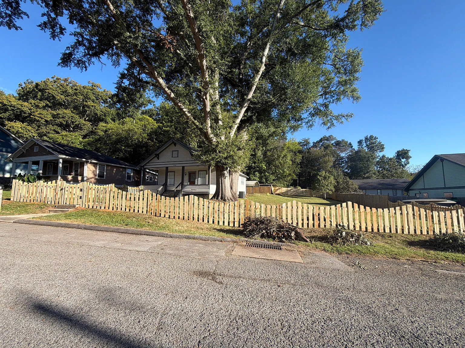 3 bed, 1430 sqft, $2,270 — Photo 3