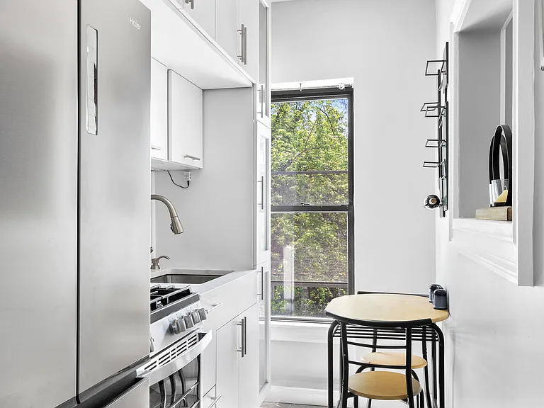 312 10th St #2 — Photo 3